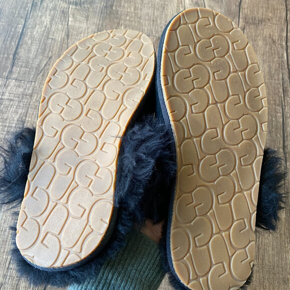 UGG SCUFF SIS BLACK SHEARLING CUFFED SLIPPERS SHOES US 7 - Picture 6 of 7